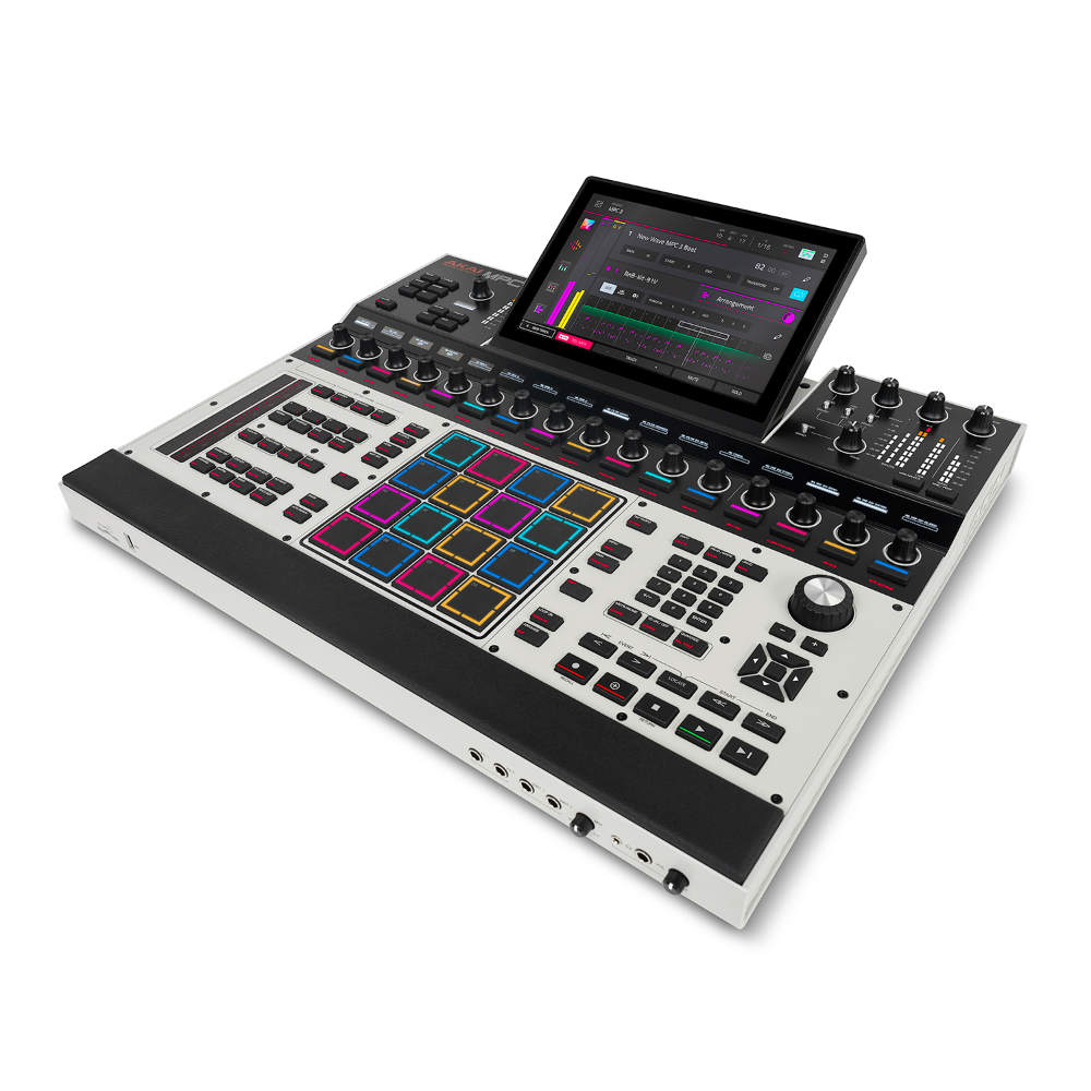 AKAI Professional アカイプロフェッショナル MPC XL フラッグシップ スタンドアロン サンプリング ドラムマシン 右斜めアングル画像
