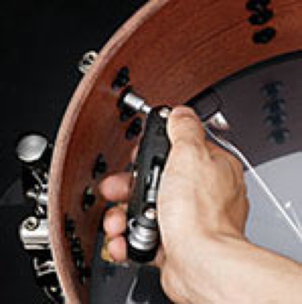 ドラムパーツの取付けビスの増し締め等に便利な、六角ソケットレンチ。