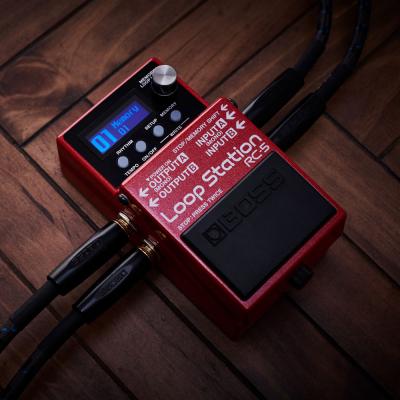BOSS(ボス) RC-5 Loop Station(ループステーション) ルーパー エフェクター ケーブルを接続した状態・全体像