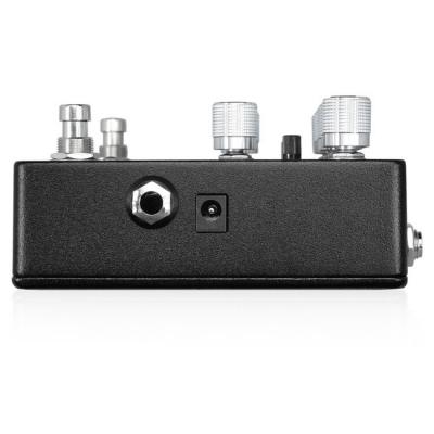 Amptweaker Fat Metal Pro II ディストーション ギターエフェクター 入出力端子部の画像