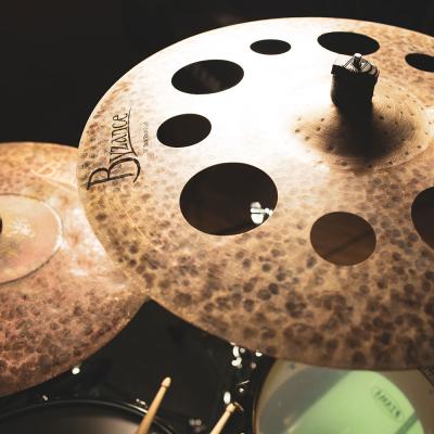 MEINL B18DATRC Trash Crashes Byzance Dark Series 18' クラッシュシンバル マイネル 穴あきシンバル 使用画像