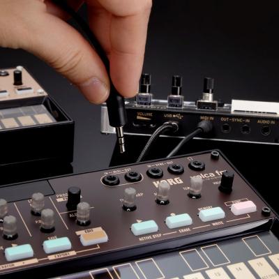 KORG volca fm2 Digital FM Synthesizer FMシンセサイザー シーケンサー イメージ画像