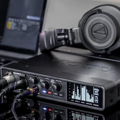 MOTU UltraLite mk5 オーディオインターフェイス 使用イメージ画像