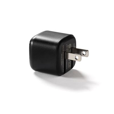 AXES アクセス APT-111 BK USB充電器 1ポート Type-C 20W(PD対応) 折り畳み式プラグ 急速充電 ブラック プラグ側画像