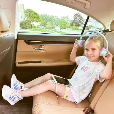 MEE audio ミーオーディオ HP-KJ45-MT KidJamz KJ45 ミント 子供用 有線ヘッドホン キッズヘッドフォン 使用イメージ