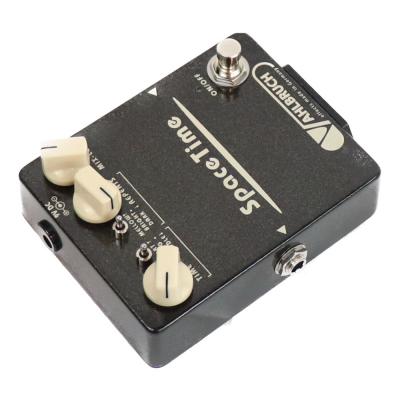 【中古】 ディレイ エフェクター VAHLBRUCH SpaceTime creme knobs ギターエフェクター 本体画像 斜め L