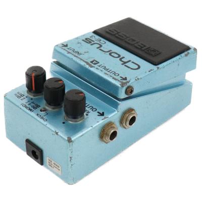 【中古】 コーラス エフェクター BOSS CE-3 Chorus ギターエフェクター 本体画像 斜め 2