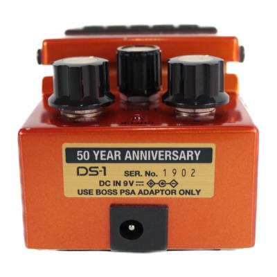 【中古】 ディストーション エフェクター BOSS ボス DS-1-B50A ディストーション ギターエフェクター BOSSブランド設立50周年記念モデル 本体画像 つまみ