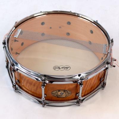 【中古】スネアドラム LUDWIG 100years Limited Edition LS560 Satinwood Classic Maple 14×5 ボトム