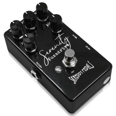 Skreddy Pedals スクレディペダルズ Serenity Fuzzdrive ファズ ギターエフェクター 本体画像 斜め 