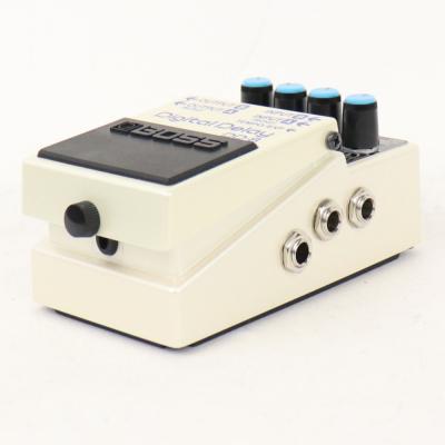 【中古】 ディレイ エフェクター BOSS DD-8 Digtal Delay ギターエフェクター 右サイド