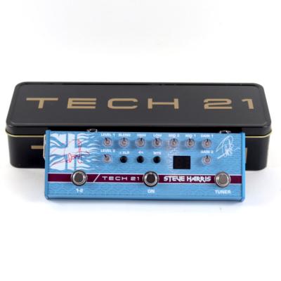 TECH21 直筆サイン入り SH1 Steve Harris Signature Model ベース用エフェクター 正面、ケース