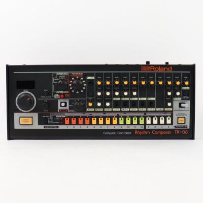 【中古】 ROLAND TR-08 Boutique Rhythm Composer 808を再現したブティークシリーズ リズムマシン 正面