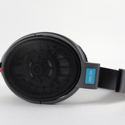 【中古】 ヘッドホン SENNHEISER  HD600 ゼンハイザー ダイナミックオープン型 ヘッドホン HD 600 イヤー部画像