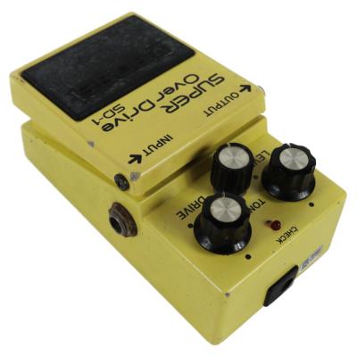 【中古】 スーパーオーバードライブ エフェクター BOSS SD-1 Super Over Drive Made in Japan ギターエフェクター 本体画像 斜め 1