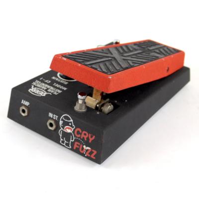 【中古】 Pearl パール CF-1 CRY FUZZ ワウ / ファズ ギターエフェクター 右サイド