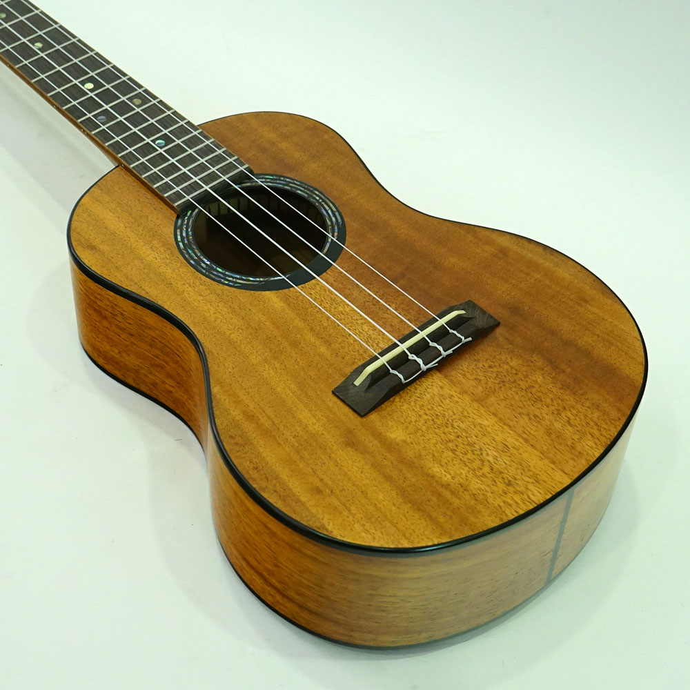 KUMU UKULELE TM74A テナーウクレレ ボディトップ画像