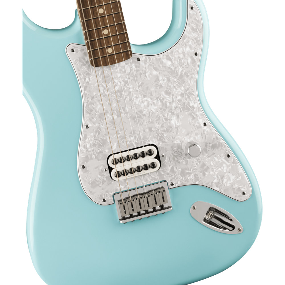 Fender フェンダー Limited Edition Tom Delonge Stratocaster， Rosewood Fingerboard， Daphne Blue ストラトキャスター エレキギター ピックアップ、ブリッジ、コントロール