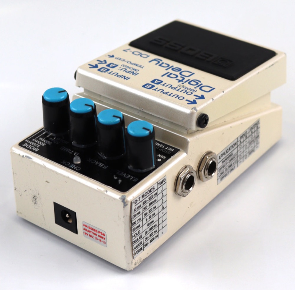 【中古】 ディレイ エフェクター BOSS DD-7 Digital Delay ギターエフェクター デジタルディレイ output端子側サイド