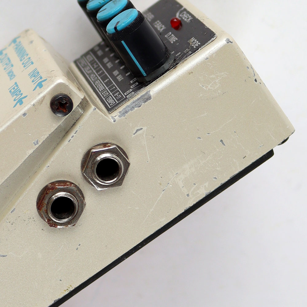 【中古】 デジタルディレイ エフェクター BOSS DD-5 Digtal Delay ギターエフェクター ディレイ 側面