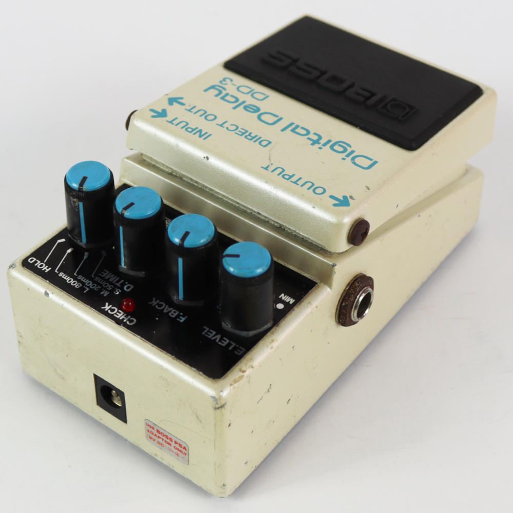 【中古】 デジタルディレイ エフェクター BOSS DD-3 Digtal Delay ギターエフェクター ディレイ output側サイド