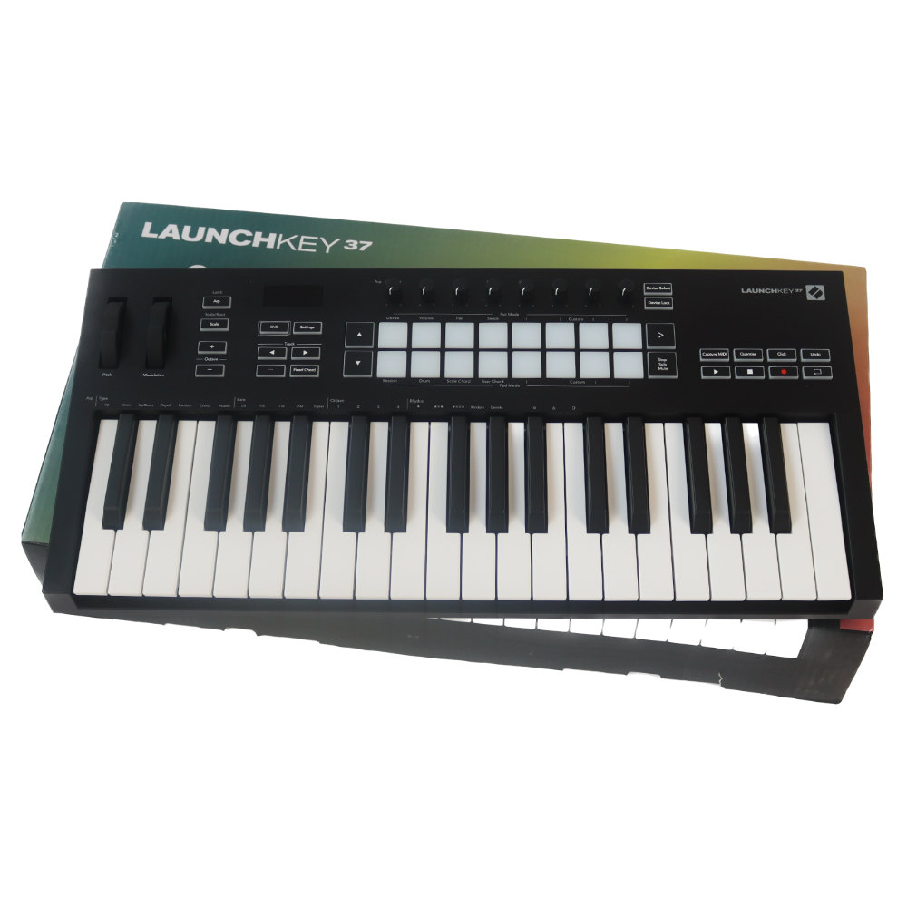 中古】 MIDIキーボード novation LAUNCHKEY 37 MK3 ノベーション MIDIコントローラー([USED]  ベロシティセンシティブ対応鍵盤と16のパッドを搭載) | web総合楽器店 chuya-online.com