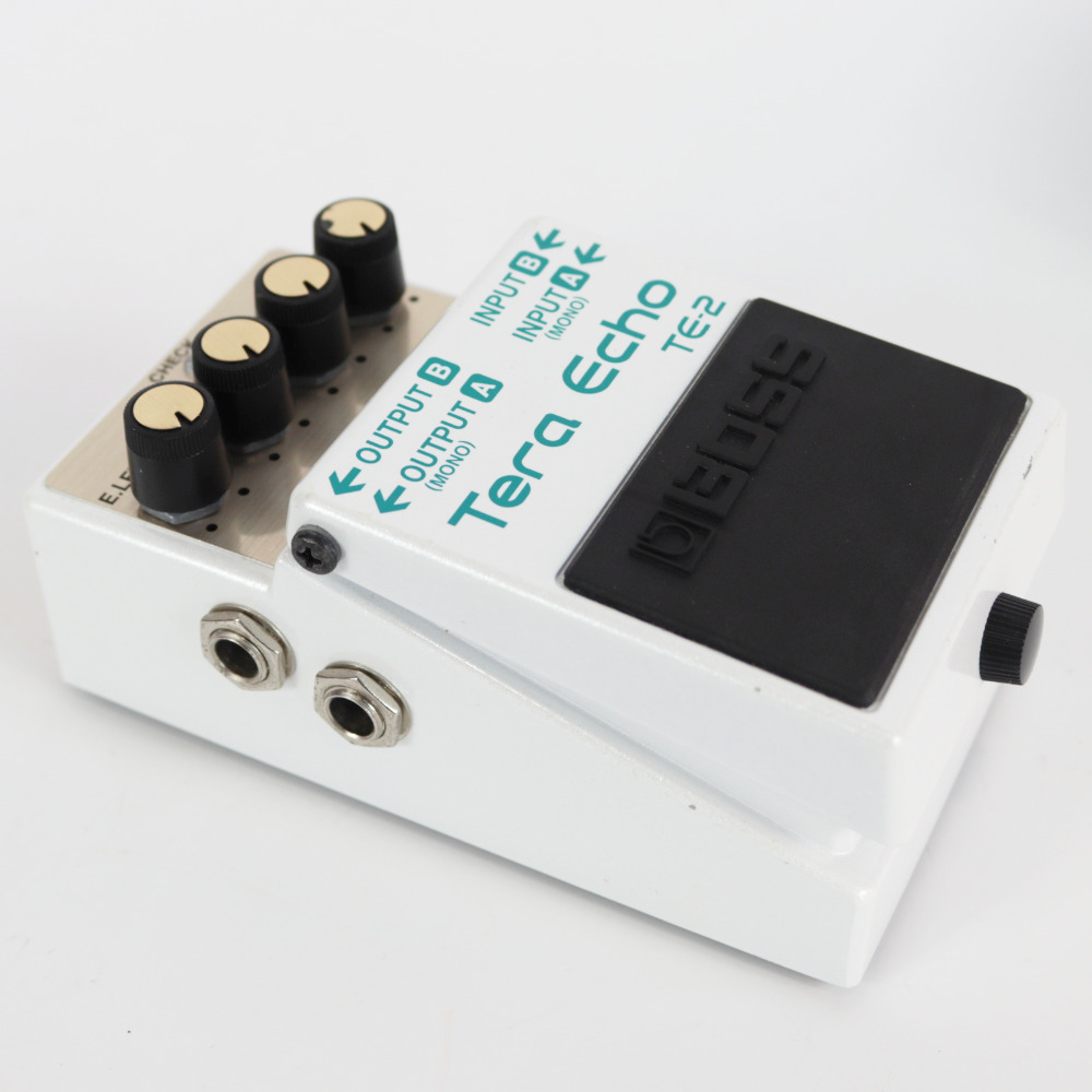 【中古】 テラエコー エフェクター BOSS TE-2 Tera Echo ギターエフェクター 本体画像 斜め 