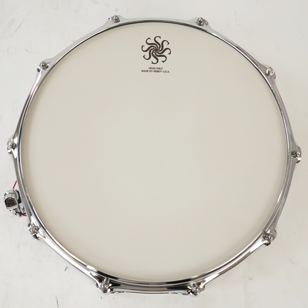 【アウトレット】 スネア SAKAE OSAKA HERITAGE SD1455MA/M-PW Maple Snare Mighty Halo ソフトケース付き Pearl White 打面画像