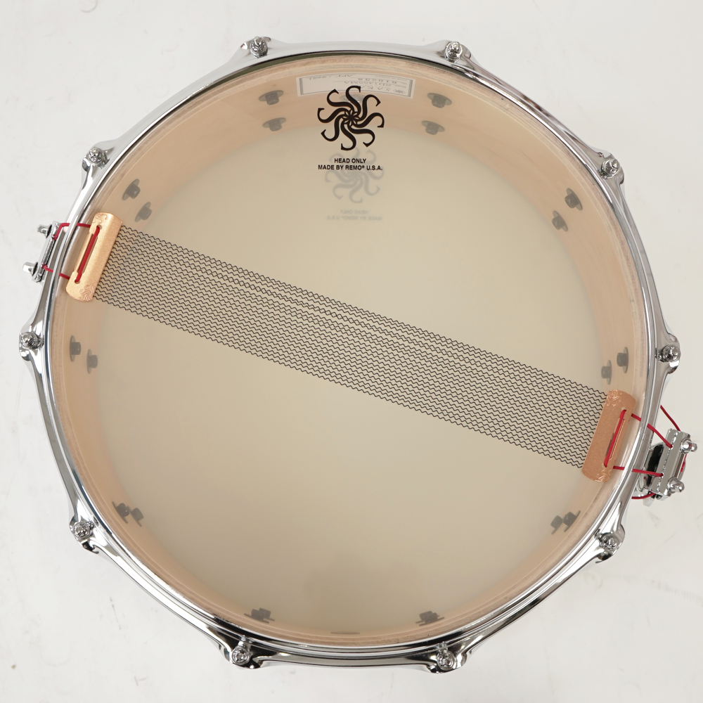 【アウトレット】 スネア SAKAE OSAKA HERITAGE SD1455MA/M-PW Maple Snare Mighty Halo ソフトケース付き Pearl White スネアサイド画像