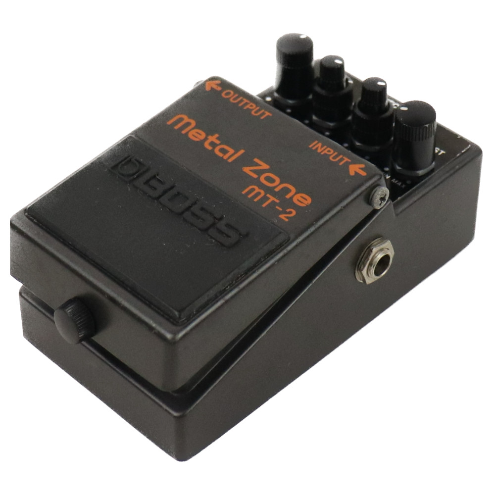 【中古】メタルゾーン エフェクター BOSS MT-2 Metal Zone ボス ギターエフェクター 本体画像 斜め 1