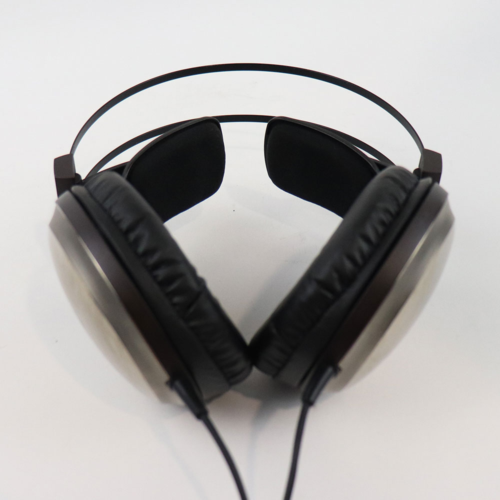 【中古】 ヘッドホン audio-technica ATH-A2000X アートモニターヘッドホン チタンハウジング 53mmドライバー搭載 オーテク 全体