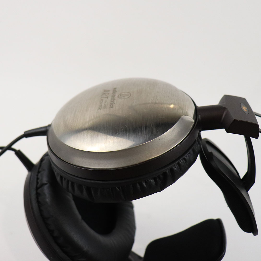 【中古】 ヘッドホン audio-technica ATH-A2000X アートモニターヘッドホン チタンハウジング 53mmドライバー搭載 オーテク 全体