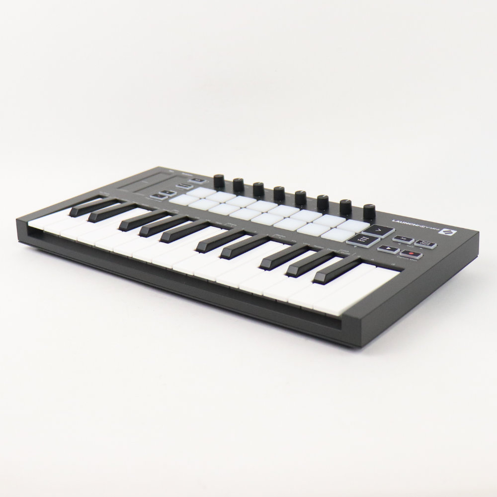 【中古】 novation LAUNCHKEY MINI MK3 MIDIキーボード コントローラー 全体