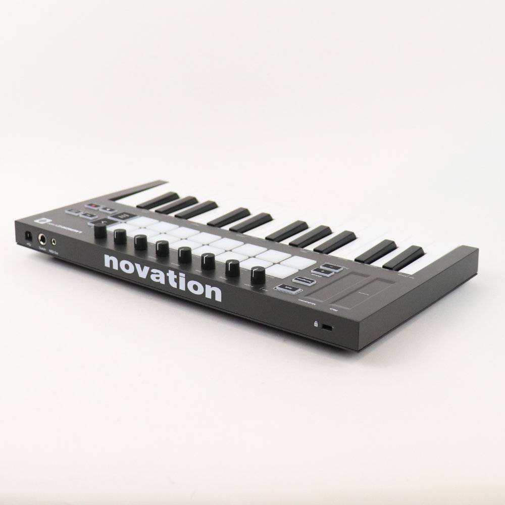 【中古】 novation LAUNCHKEY MINI MK3 MIDIキーボード コントローラー 全体