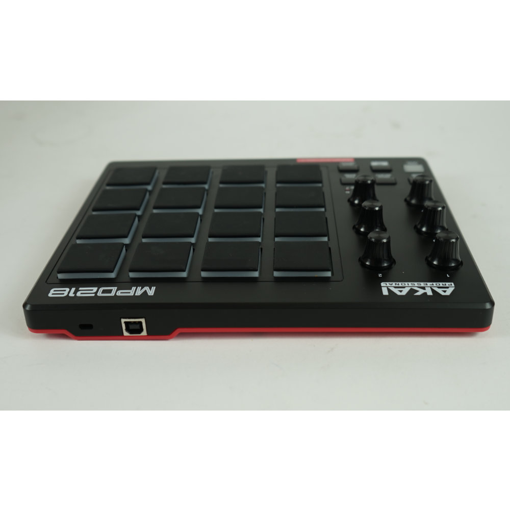 【中古】 USB/MIDIパッドコントローラー AKAI Professional MPD218 USB/MIDIパッドコントローラー 背面