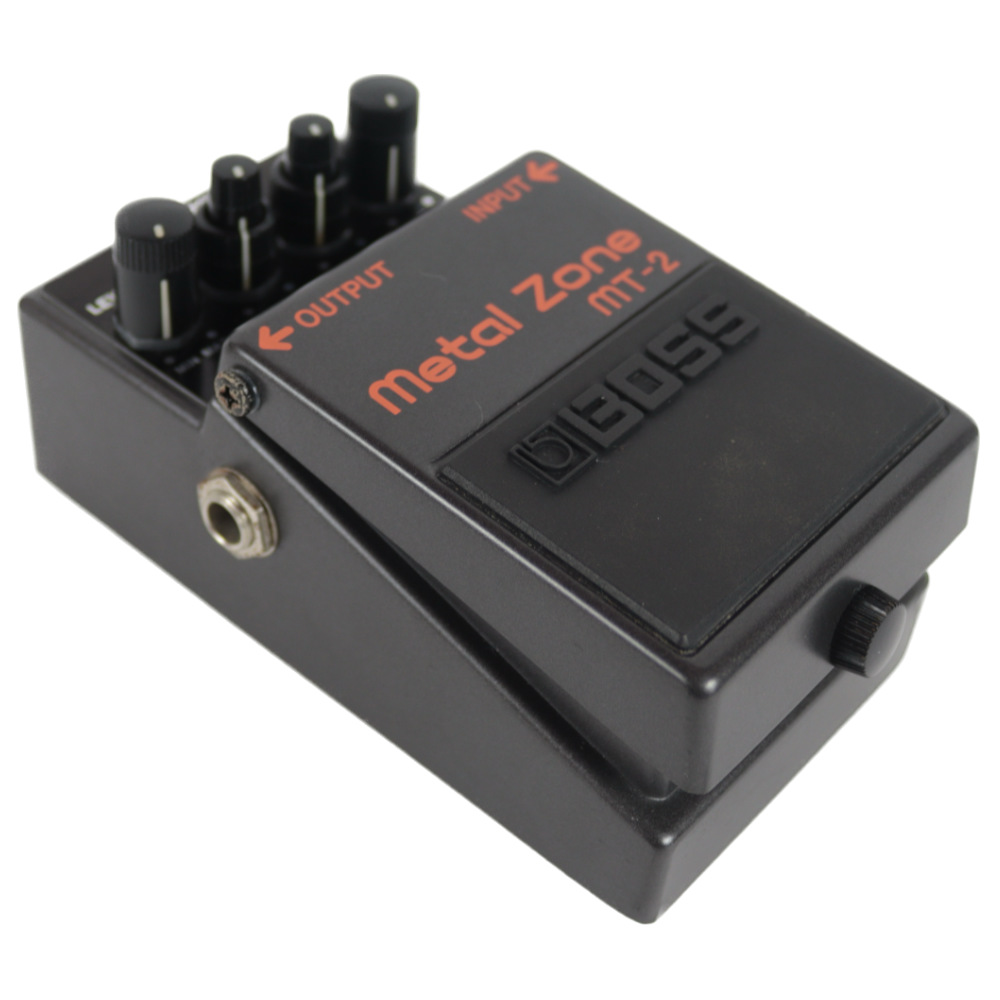 【中古】メタルゾーン エフェクター BOSS MT-2 Metal Zone ボス ギターエフェクター 本体画像 斜め 2