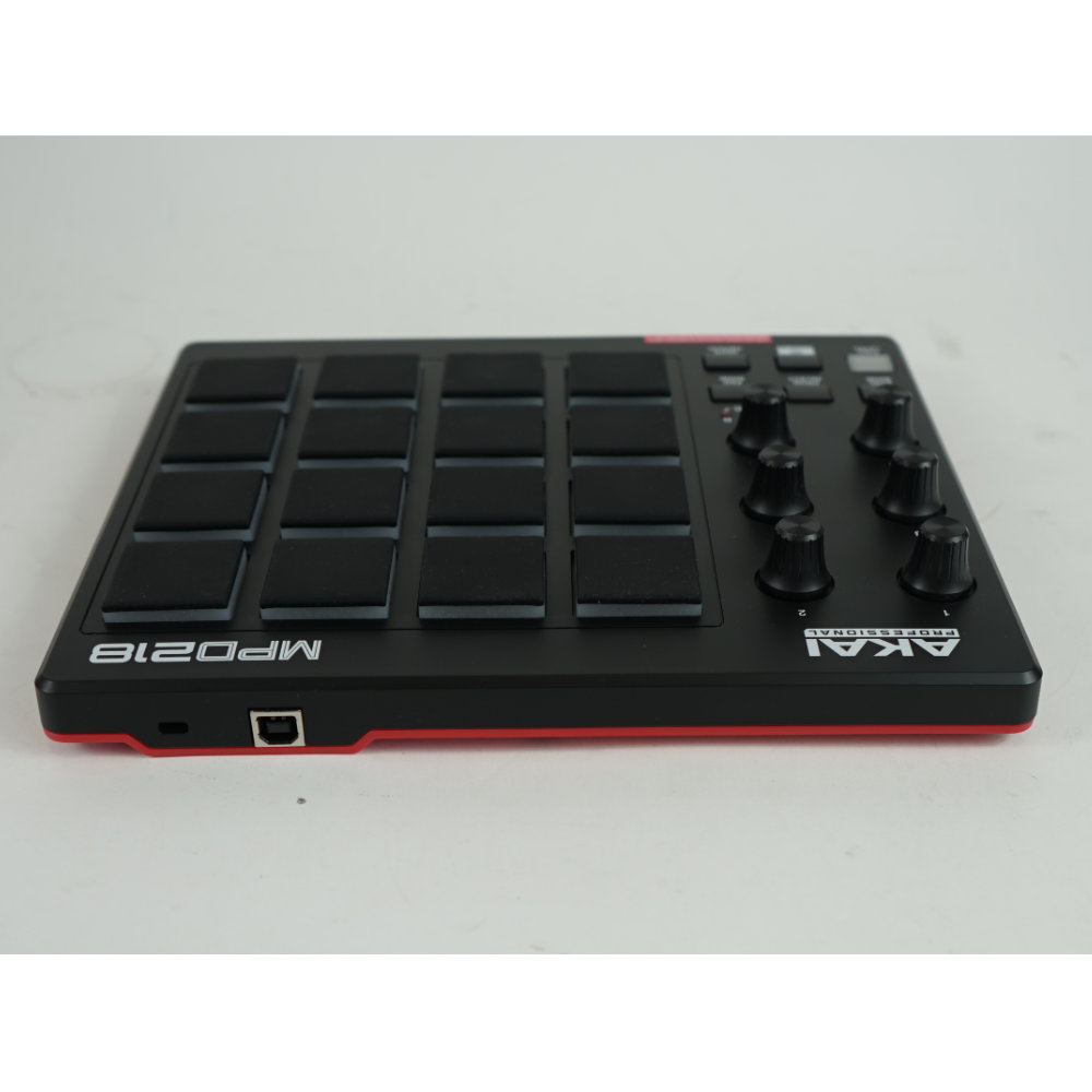 【中古】 USB/MIDIパッドコントローラー AKAI Professional MPD218 USB/MIDIパッドコントローラー 背面