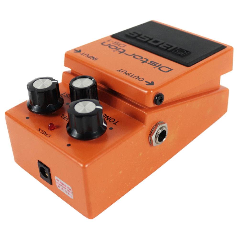 【中古】ディストーション エフェクター BOSS DS-1 Distortion ギターエフェクター 本体画像 斜め 1