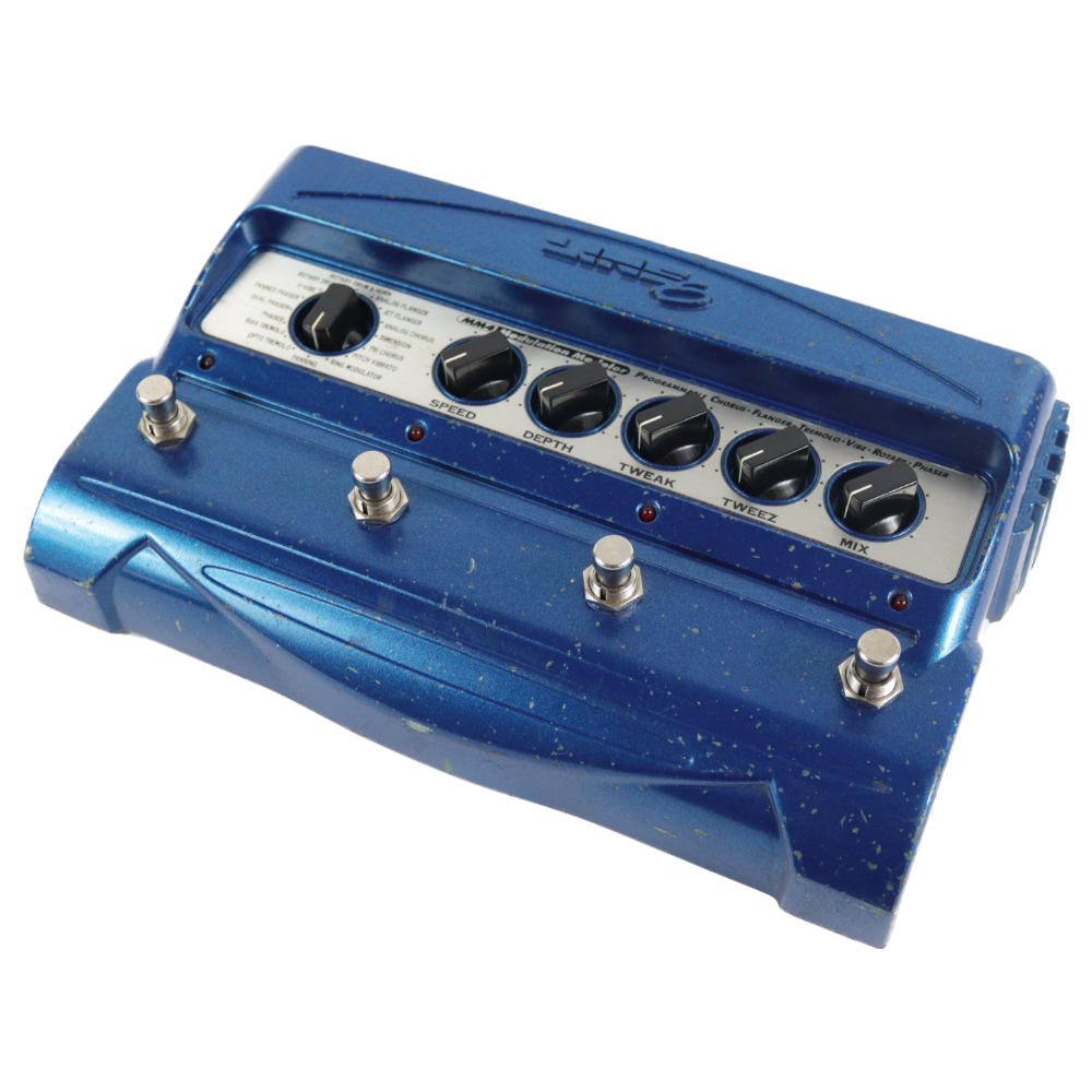 【中古】 マルチモジュレーションエフェクター LINE6 MM4 本体画像 斜め 