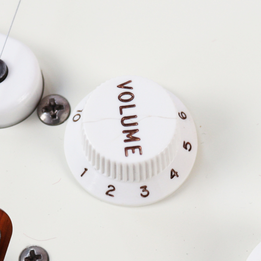 【中古】 Fender Custom Shop Vintage Custom 1955 Stratocaster NOS Wide-Fade 2-Color Sunburst 2020年製 エレキギター VOL割れ